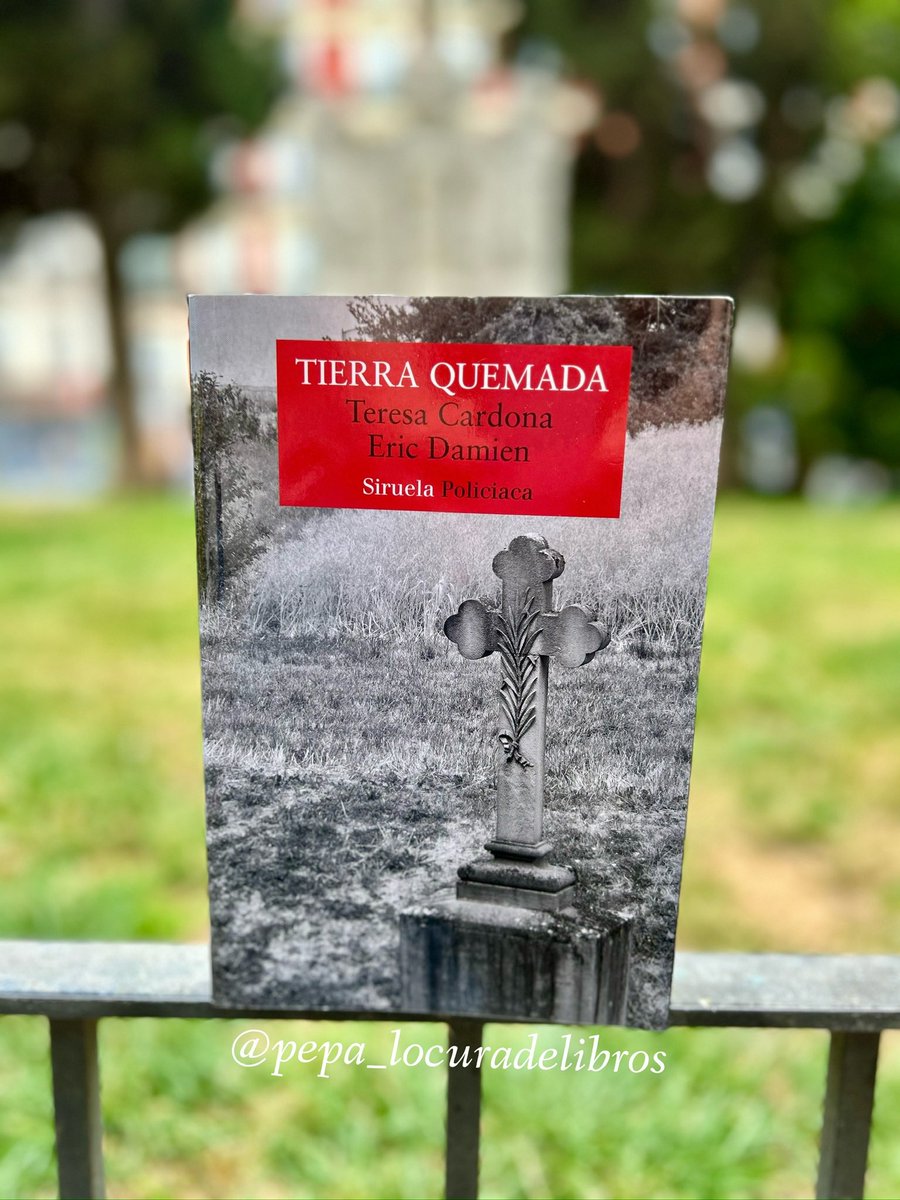 LOCURADELIBROS's tweet photo. 😎🖤"Tierra Quemada" de @Teresa Cardona y @edicionesiruela
Un thriller psicológico lleno de humanidad y sombras.
Muy recomendable para todos los amantes de la #NovelaNegra
Si aún no conoces a #TeresaCardona estás tardando..
🔎 https://t.co/Ovnsy9c8g8
#LocuraDeLibros https://t.co/YrIS7bE5CO