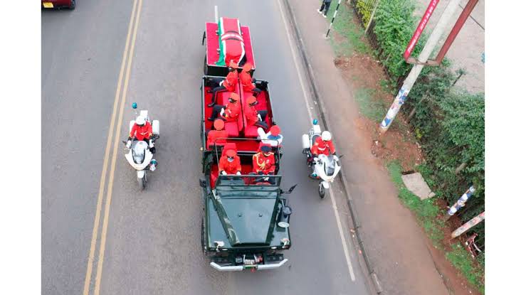 GeneralWaitish's tweet photo. Hii msafara haijawahi pita Salgaa. Mungu bariki watu wa Eldoret wajionee ikipita. https://t.co/PEA0O8h7Lg