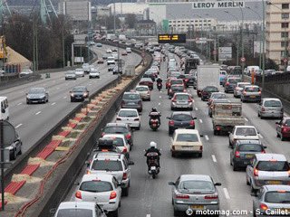Une vitesse limitée à 50 km/h sur le périphérique parisien signifie la fin de l’interfile avec un deux roues sous peine d’une amende de 135 E et trois points en moins, Honteux!!!
<a href="/ffmcnat/">FFMC Nationale</a> 
<a href="/moto_journal/">MotoJournal</a> 
<a href="/motorevue/">Moto Revue</a> 
<a href="/FranceTV/">France tv</a> 
<a href="/franceinfopro/">franceinfo pro</a>