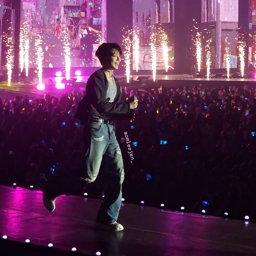 mykyu ฅ^•ㅅ•^ฅ tweet media