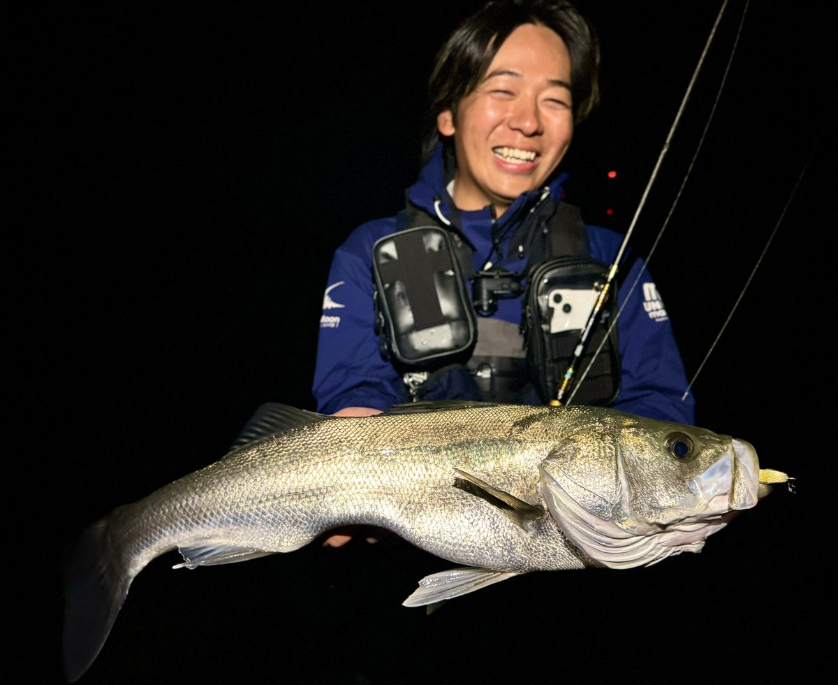 512Fuki's tweet image. 釣れる時は色んなパターン試すぞ作戦⭐️
レイン着てても肌寒いこの気温最高😋
#冷音14 
#ヨレヨレミニ 
#乱牙65 
#pr