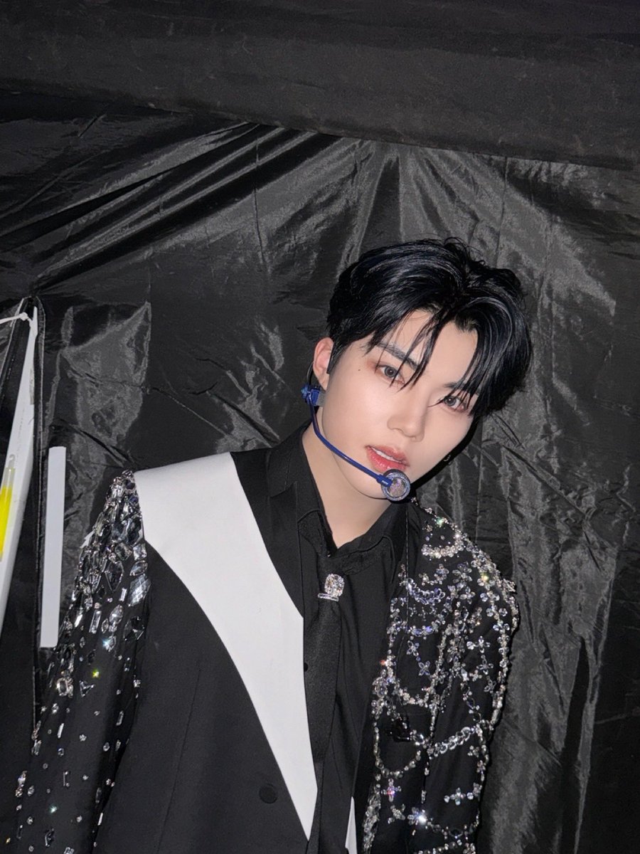 ZB1_official's tweet photo. _💌

제로즈 ! 싱가포르와 방콕까지 투어를 마쳤는데요 저희만의 콘서트로 투어를 하니까 전 세계 제로즈들의 에너지를 한 몸에 느낄 수 있어서 너무 좋았어요 한국에 돌아가서 푹 쉬고 다음 마닐라 공연에서도 멋진 모습으로 반하게 만들어 드릴게요 사랑해요 락나캅 💙

#PARKGUNWOOK #박건욱
#ZEROBASEONE #ZB1 #제로베이스원