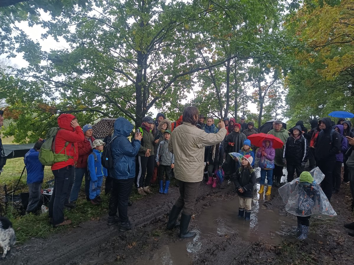 birdlifecz's tweet photo. I přes nepříznivé počasí se téměř 500 lidí po celém Česku zúčastnilo vycházek v rámci Festivalu ptactva, kterým oslavujeme ptačí migraci. Do mezinárodní akce #EuroBirdwatch se každoročně zapojují desítky partnerských organizací @BirdLifeEurope.
https://t.co/0mrgAXoa6p https://t.co/qFdEAz30N8