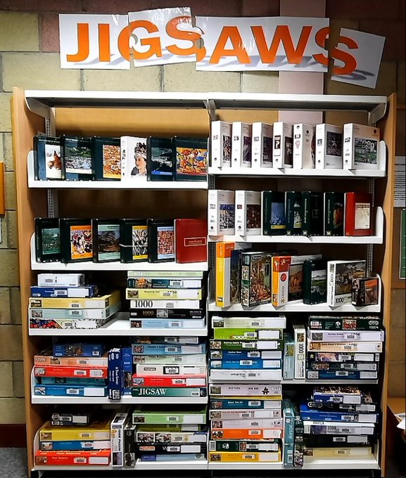 OrkneyLibrary's tweet image. It&apos;s #GreenLibrariesWeek and libraries have ALWAYS been environmentally friendly by SHARING resources for FREE. 

Along with books we lend music, films, jigsaws, dressing up clothes, birdwatching &amp;amp; games kits, and we have a Lend &amp;amp; Mend Hub. AND we&apos;ve more things to come...♻️🌍