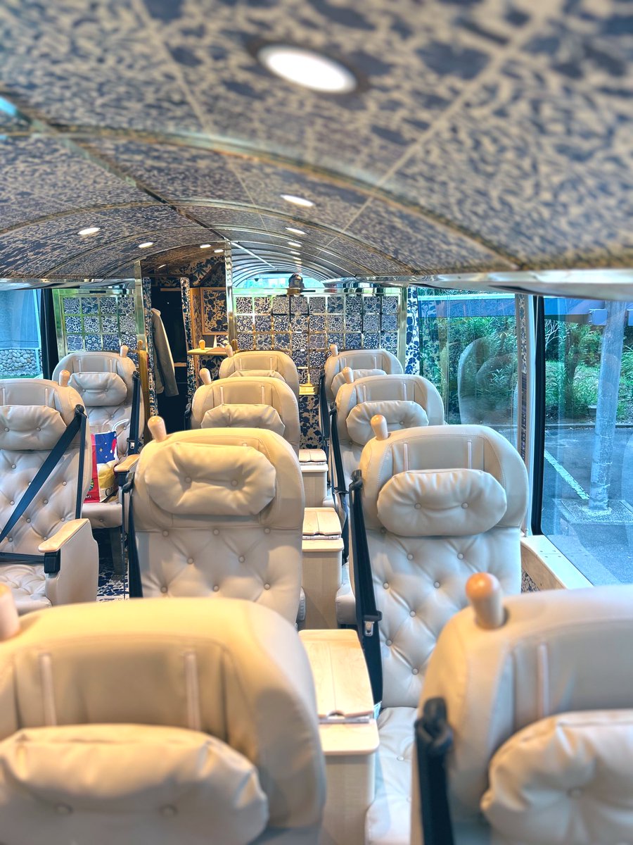 AnagaHotel's tweet photo. 高級バスツアーで訪れる淡路島日帰り旅。
今日はこっそりバスの中を探検させて頂きました。デザインは水戸岡鋭治先生。
ホテルアナガでは本ツアーの為だけに淡路島の食材を使用した特別メニューを提供しています。是非この機会にご利用ください。
https://t.co/9R3cJXKwzq

#淡路島 #今だけ #特別な https://t.co/AeOgcHYDL3