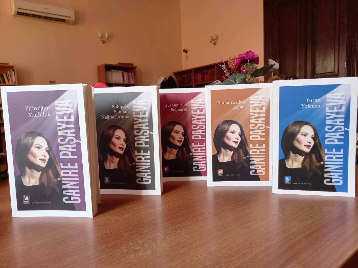 Ömrünü Dünyasının birliği ine adayan ancak zamansız aramızdan ayrılan G.Paşayeva’nın tüm eserleri Ölümünün I Yıldönümünde Vakfımızca yayımlanmıştır. Gelirleri öğrencilere burs olarak dağıtılacak, beşli set halinde yayımlanan kitaplara destek olmanız dileğiyle