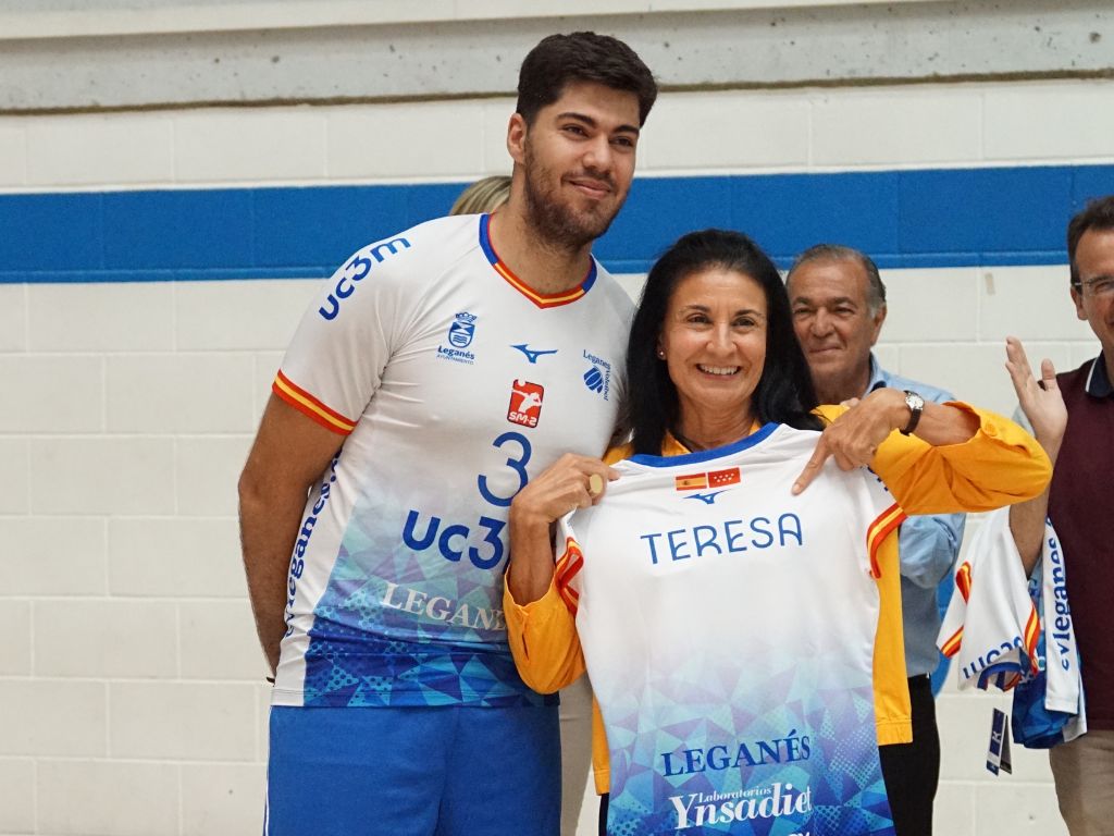 🏐¡Ayer fue la presentación oficial de los equipos #UC3M-<a href="/VoleibolLeganes/">Club Voleibol Leganés</a>! 

🤝Esta temporada, la Universidad ha iniciado una colaboración con los equipos femenino y masculino de Superliga 2, el segundo nivel de competición liguera del voleibol en España. 

#deporteuc3m