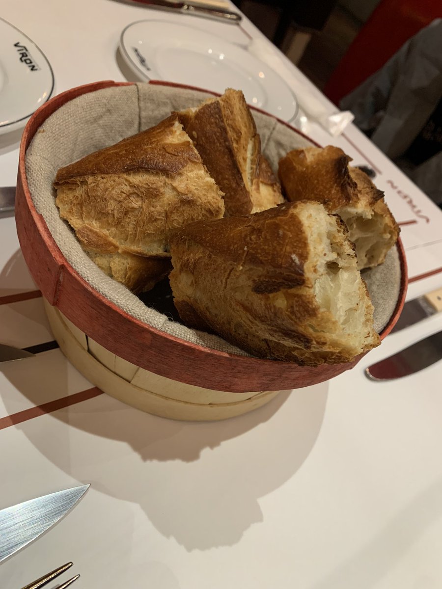 家族サービスで渋谷でディナー🍖🥖
いや、おしゃれすぎるて😅