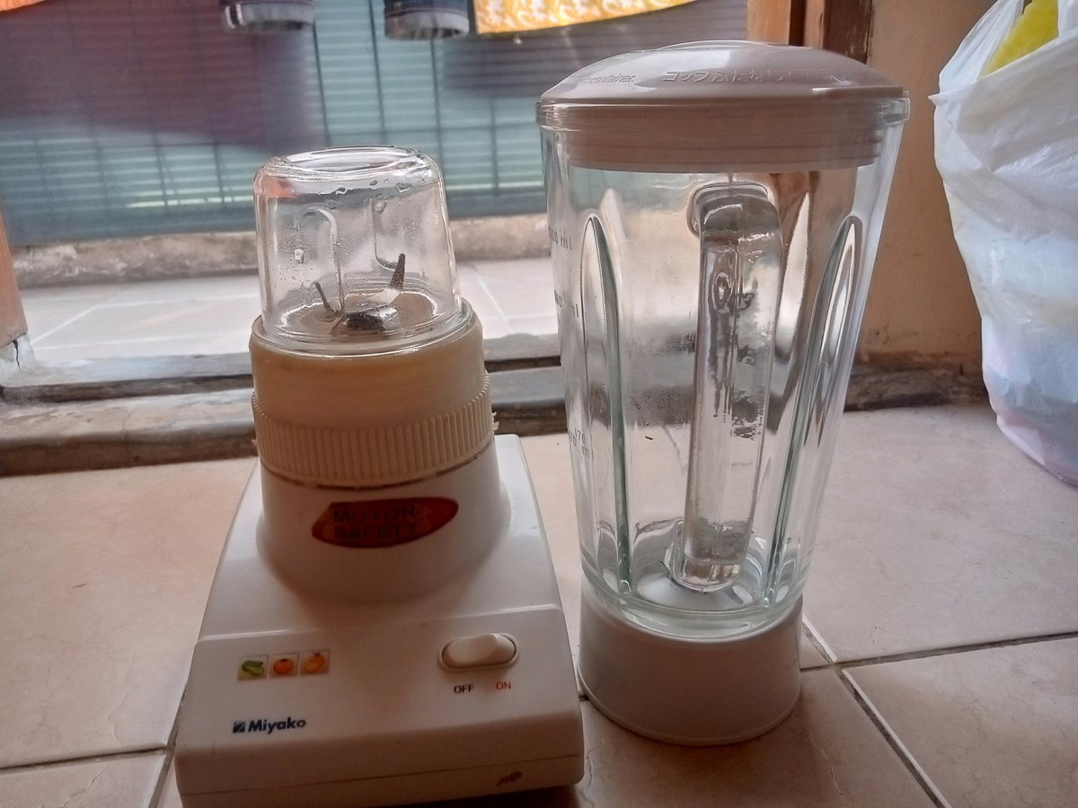 nia_safta's tweet photo. Gaiss barangkali ada yg butuh blender aku mau jual harga 135 nego 
Lok Bandung sukajadi 

Wa 0895357535563

@infobdg @Blender @Lambe_Turah @infobandung @persib @wargaBANDUNG https://t.co/wDXQoUBd3g