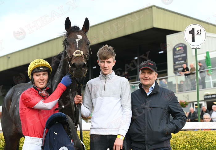 Pat Healy (@patcashhealy) on Twitter photo <a href="/KillarneyRaces/">KillarneyRaces</a> 7-October-2024
Martinelli and <a href="/ctkjockey/">Colin Keane</a> win for owners Knobel McGrath Partnership and trainer <a href="/KieranCotter14/">Kieran Cotter Racing</a> with groom Daniel Power.
(c)healyracing.ie <a href="/KillarneyRaces/">KillarneyRaces</a> 7-October-2024
Martinelli and <a href="/ctkjockey/">Colin Keane</a> win for owners Knobel McGrath Partnership and trainer <a href="/KieranCotter14/">Kieran Cotter Racing</a> with groom Daniel Power.
(c)healyracing.ie