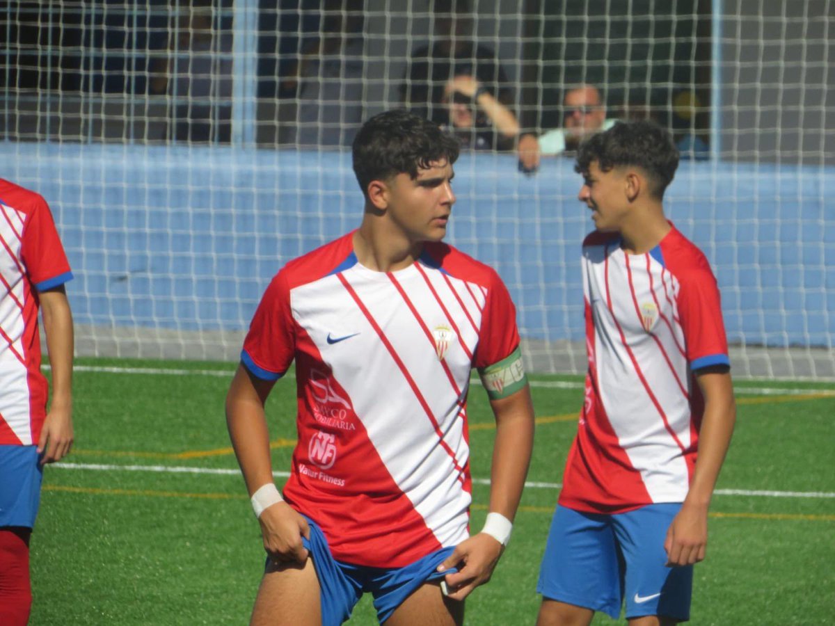 AlgecirasCF's tweet image. ℹ️𝐑𝐞𝐬𝐮𝐥𝐭𝐚𝐝𝐨𝐬 𝐝𝐞 𝐧𝐮𝐞𝐬𝐭𝐫𝐚 𝐜𝐚𝐧𝐭𝐞𝐫𝐚 𝐞𝐥 𝐟𝐢𝐧 𝐝𝐞 𝐬𝐞𝐦𝐚𝐧𝐚. 

Cadete B– Monitores Fútbol De Algeciras. 2-2
Juvenil B– Ciudad De Cadiz P.C.D. 1-2
Grupo Empresa Bazan – Senior B.  3-1
At. Sanluqueño – Juvenil A. 3-1

#FormandoEstrellas #CanteraACF