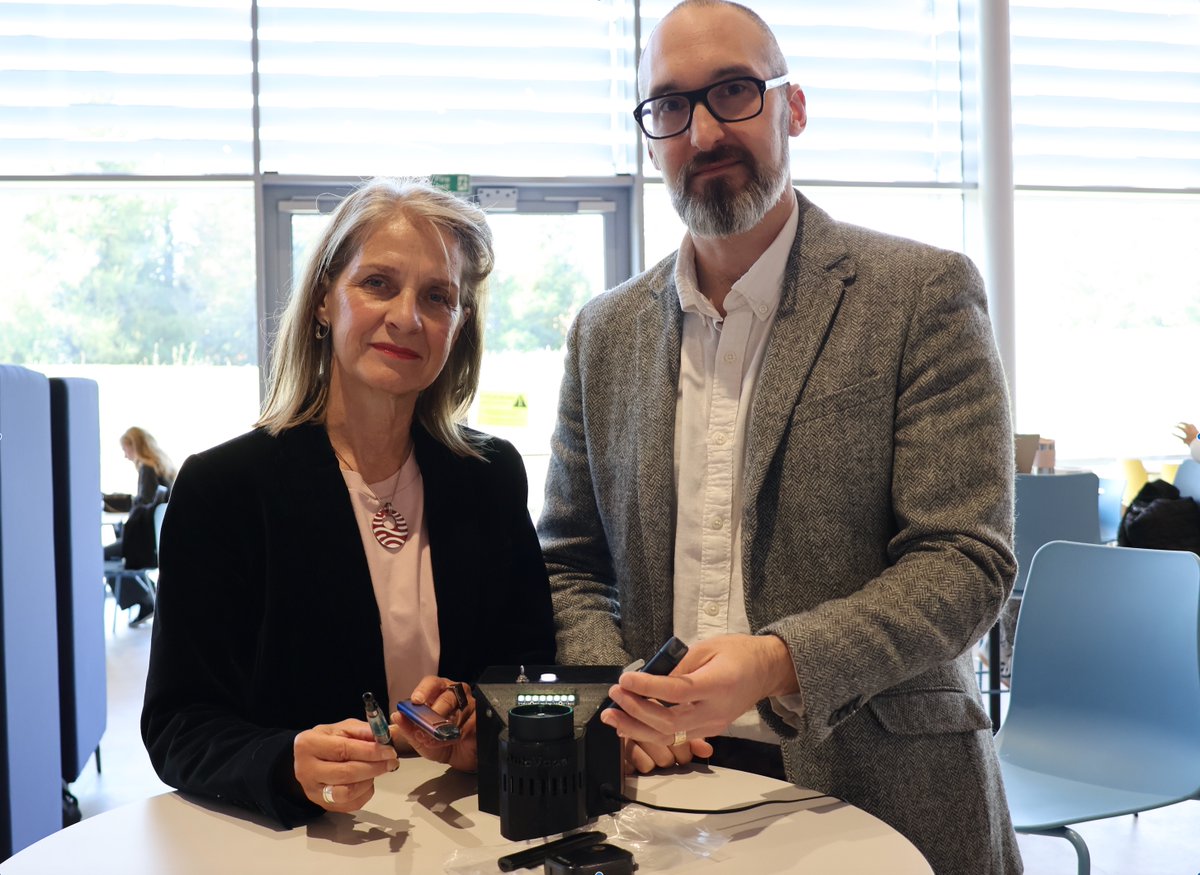 Wera Hobhouse MP 🔶 🇺🇦 (@wera_hobhouse) on Twitter photo I spoke to Chris Pudney & Andy Dunne <a href="/UniofBath/">University of Bath</a> about the number of children unknowingly smoking spice-spiked vapes.
Chris created a device that found 1 in 6 vapes confiscated in school contained spice.
I'm urging the Education Secretary to ensure schools are aware of the issue I spoke to Chris Pudney & Andy Dunne <a href="/UniofBath/">University of Bath</a> about the number of children unknowingly smoking spice-spiked vapes.
Chris created a device that found 1 in 6 vapes confiscated in school contained spice.
I'm urging the Education Secretary to ensure schools are aware of the issue