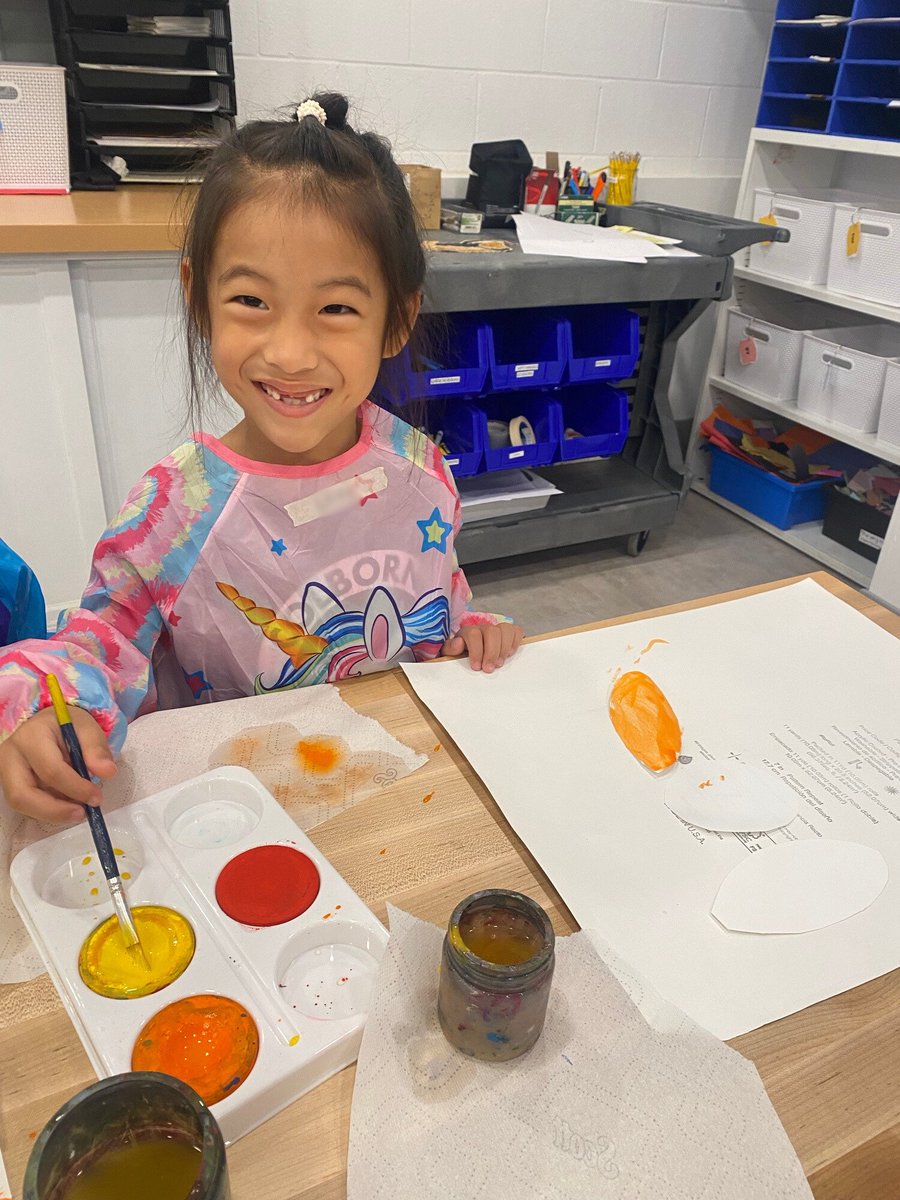 maclachlan_ca's tweet photo. Our Gr.1 students have been exploring the vibrant world of colours and lines!
Using scraps of cardboard, they created beautiful stamped patterns without traditional paintbrushes.
#CreativeLearning #ArtED #MacLachlanCollege #MACLSCampus https://t.co/zKoV15FmRK
