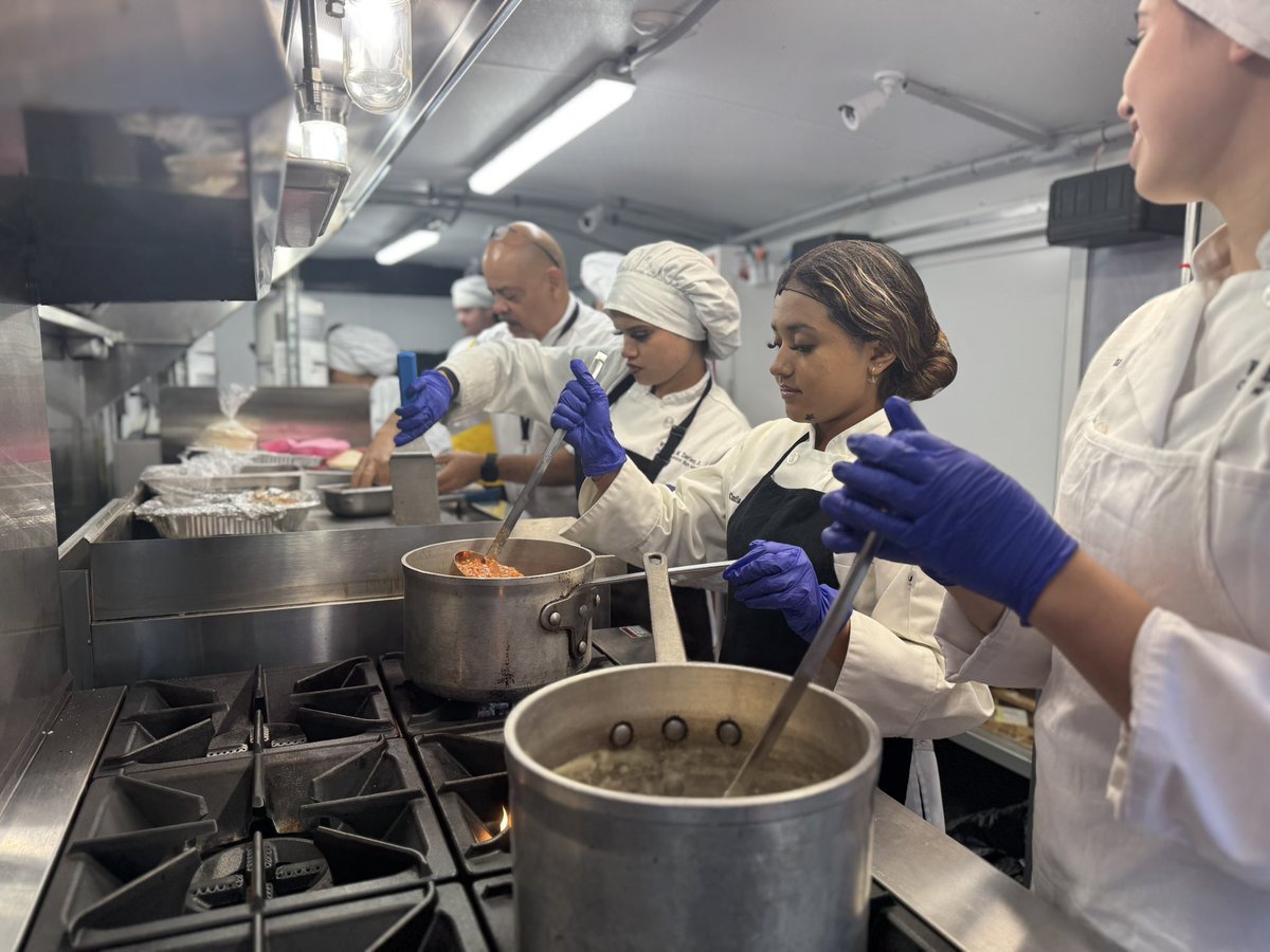 RIDeptEd's tweet image. #BehindTheScenes: Culinary students from @DaviesTechHS are at @Studio10WJAR to chef up delicious food &amp;amp; showcase their RIDE #MenuForSuccess food truck!