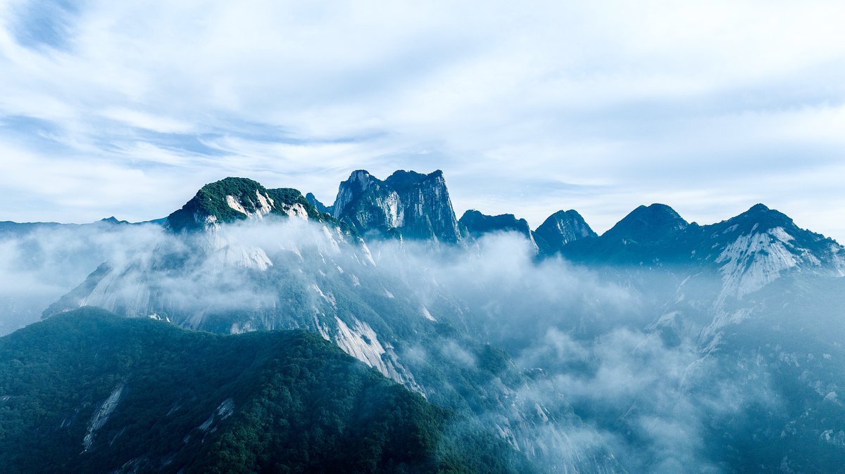 ShanghaiEye's tweet image. Enjoy this stunning view of sea of cloud in #Huashan Mountain in NW China’s Shaanxi. #AmazingChina #ChinaTravel