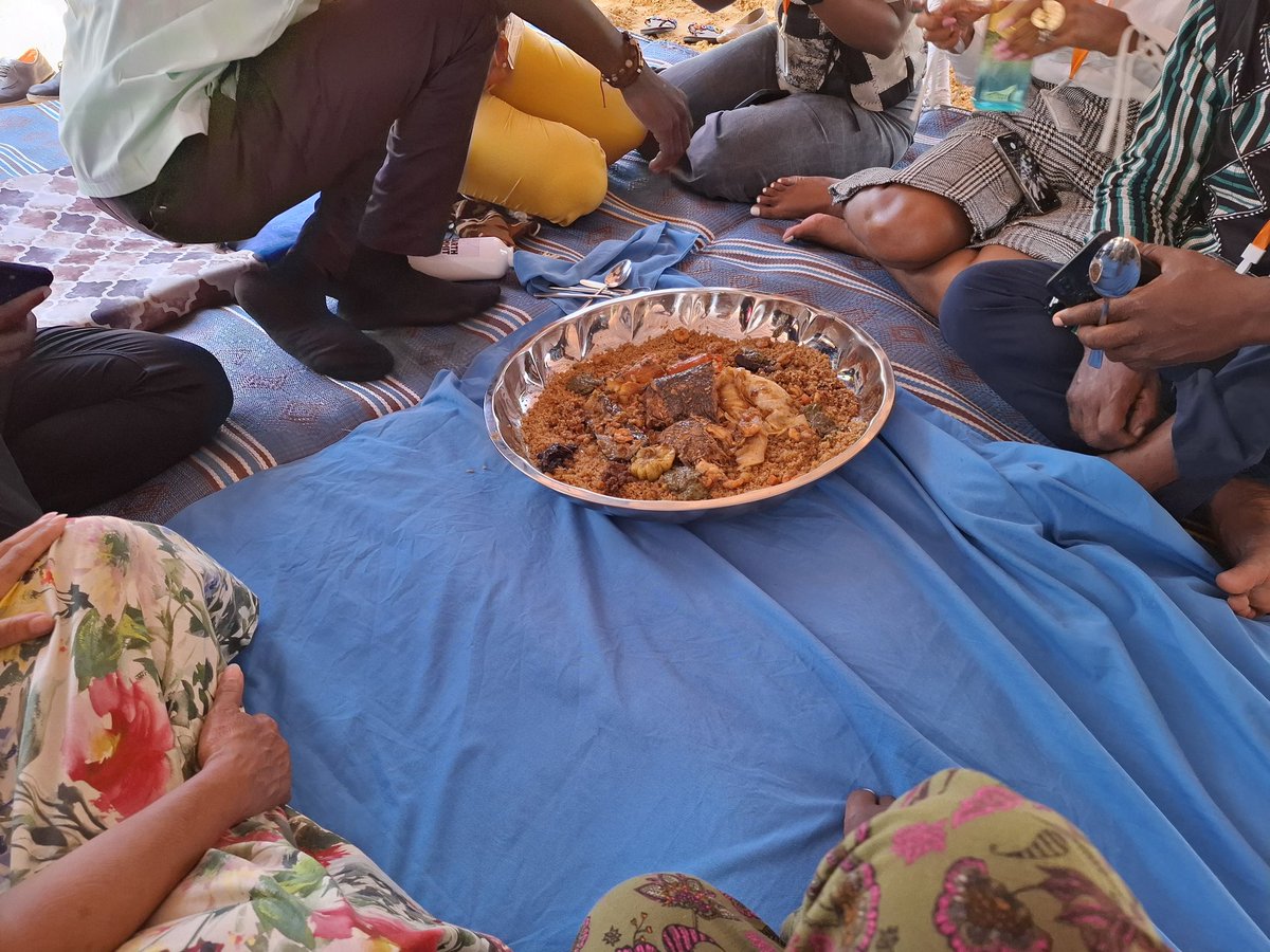 wairimuwraps's tweet photo. In Tostan, there's only one rule: you cannot eat alone. So we're sitting in a circle, sharing a meal, and letting love move through us.
In this moment, love is healing us. ✨
#HearthSummitThiès #HearthSummit
#Tostan https://t.co/M6XOef8Aec