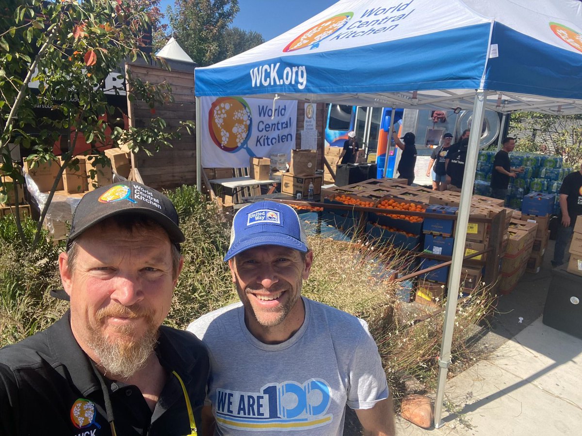 UnitedWayABC's tweet photo. Our CEO had a chance to connect over the weekend with the local head of operations at World Central Kitchen. 🙌 
Grateful to have this amazing organization showing up in our Western Carolina communities. We are going to be aligning our efforts more closely in the coming days. https://t.co/6VUmyo4Jhb