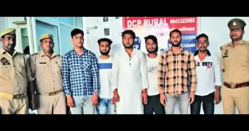 मंदिर को घेरने वाले 200 कट्टरपंथी मुसलमानों पर FIR

डासना देवी मंदिर गाजियाबाद से बड़ी खबर!

डासना देवी मंदिर को घेरकर अल्लाहु अकबर और सर तन से जुदा के नारे लगाने वालों पर FIR

समीर और फरमान समेत 11 गिरफ्तार, 200 से अधिक पर FIR

जुम्मा यानी शुक्रवार रात को डासना देवी मंदिर के