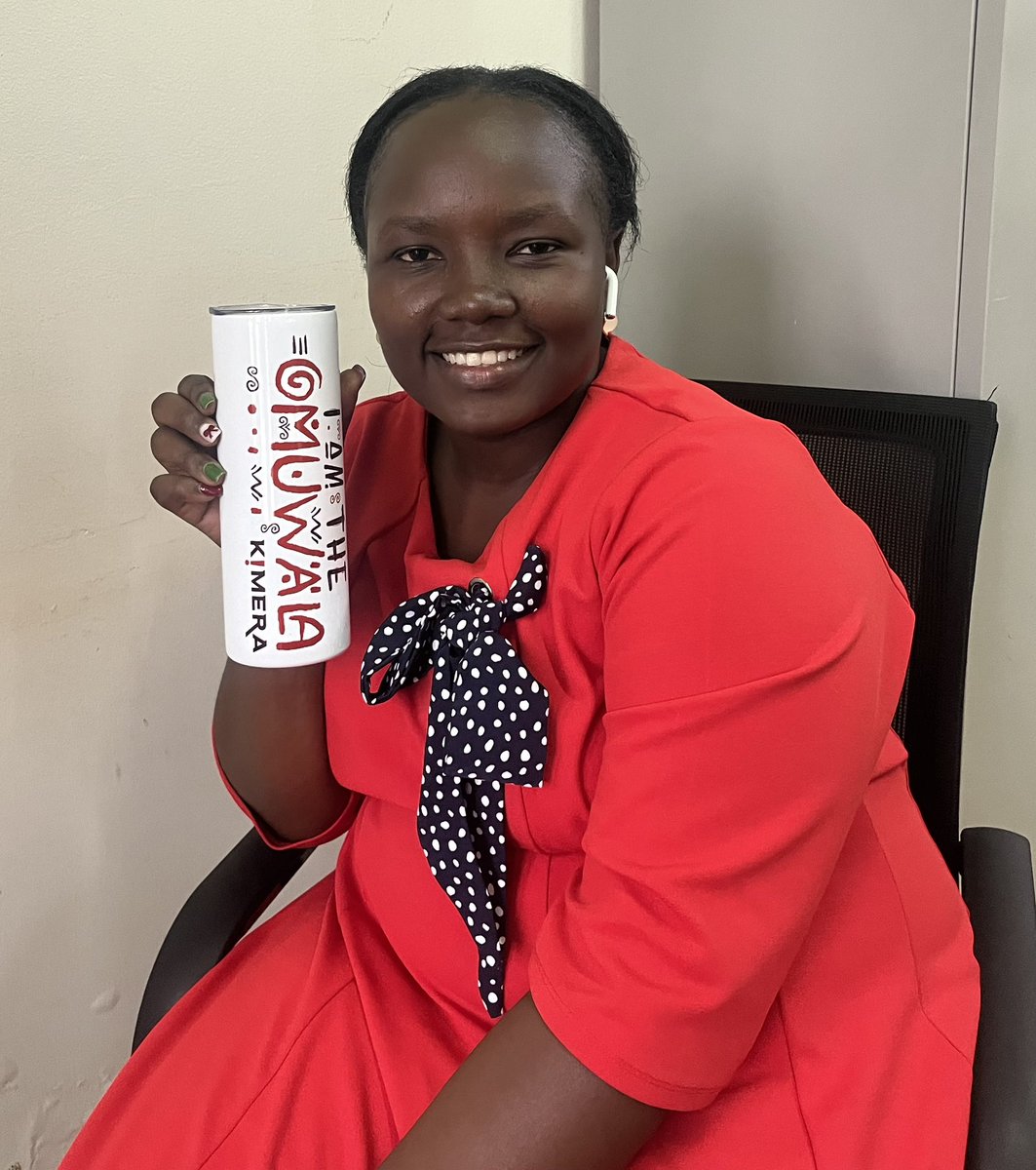 GiftSandraM2's tweet photo. Listening to Omuwala by @kimera516  as I sip tea from a cup having  I am the Omuwala designed by @Sapatuultd https://t.co/t1IqPBC5Wv