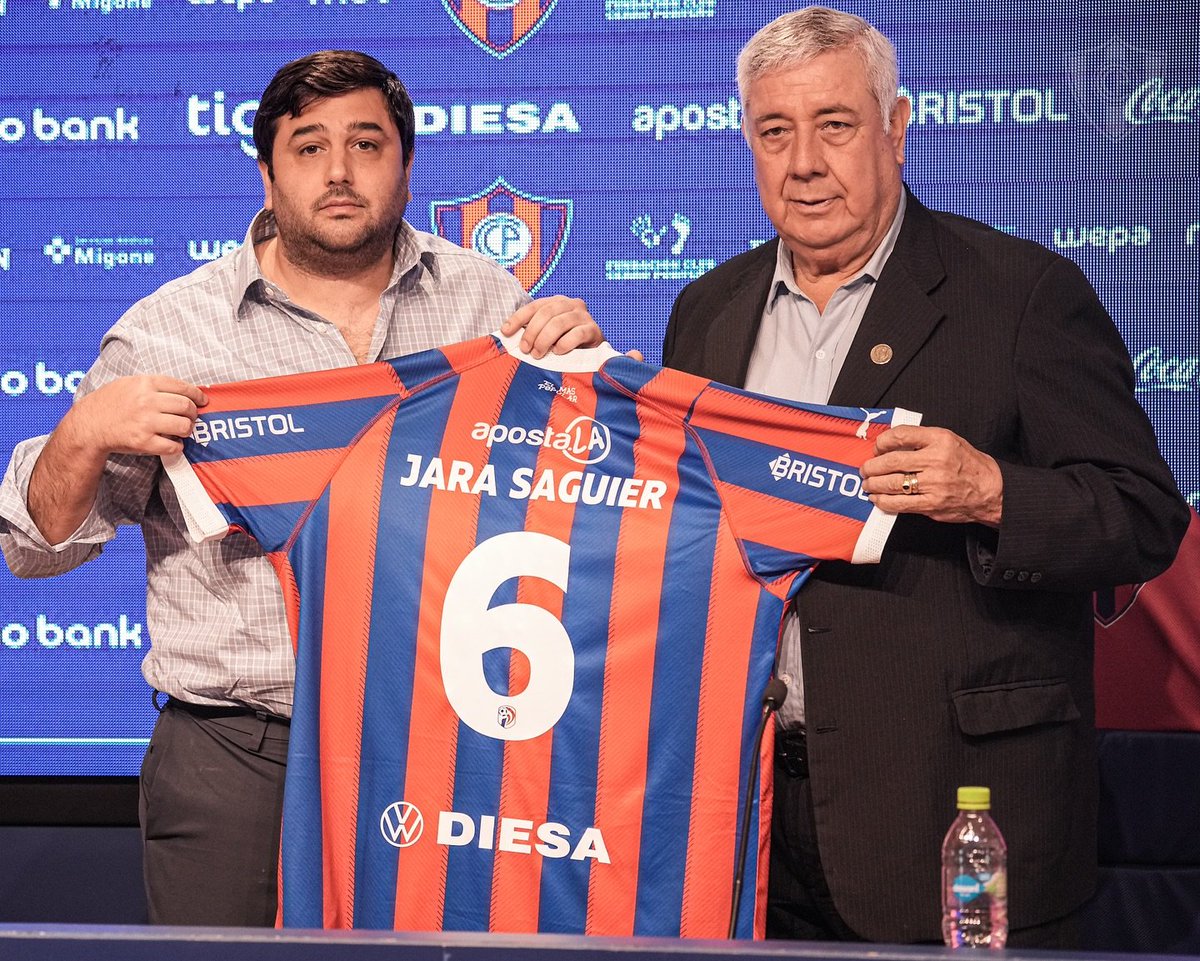 🗣️ Carlos Jara Saguier, DT Cerro Porteño: "Estamos pasando un mal momento, primero hay que levantar el ánimo. Va a salir adelante esto, hay jugadores con buen pie. Muchas cosas se combinan para pretender salir de esta situación incómoda".

#DeportesUno #650AM