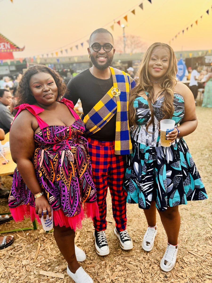 Melusi Simelane (@melusisiboniso) on Twitter photo Oh, you are a beauty, <a href="/LujuFestival/">Luju Festival</a>. You were very kind to me.
Thanks to my good friend, Monica from UNDP, for the tickets. #LujuFestival Oh, you are a beauty, <a href="/LujuFestival/">Luju Festival</a>. You were very kind to me.
Thanks to my good friend, Monica from UNDP, for the tickets. #LujuFestival