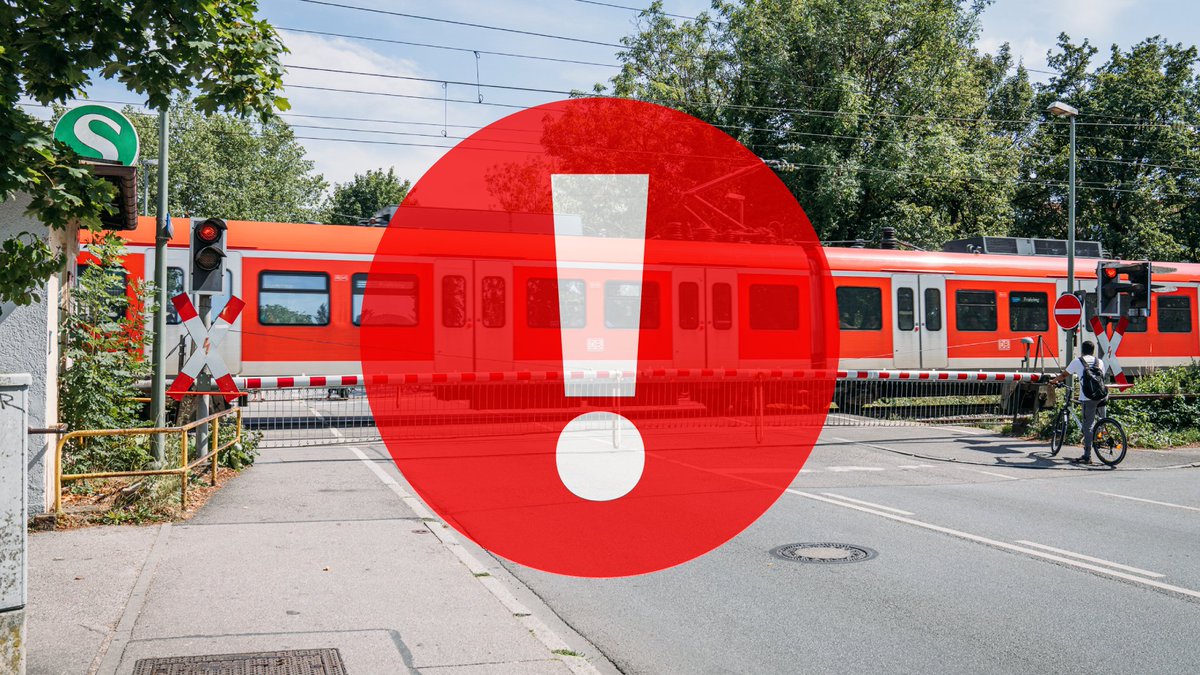 streckenagent_M's tweet photo. #S7 Aktuell ist zw. #Aying u. #Kreuzstraße kein Zugverkehr möglich‼️. Ein Autofahrer 🚗hat die Schranke am Bahnübergang beschädigt. Ersatzverkehr ist in Planung👍https://t.co/bbDgteaI4W https://t.co/Lwj2VmKyga
