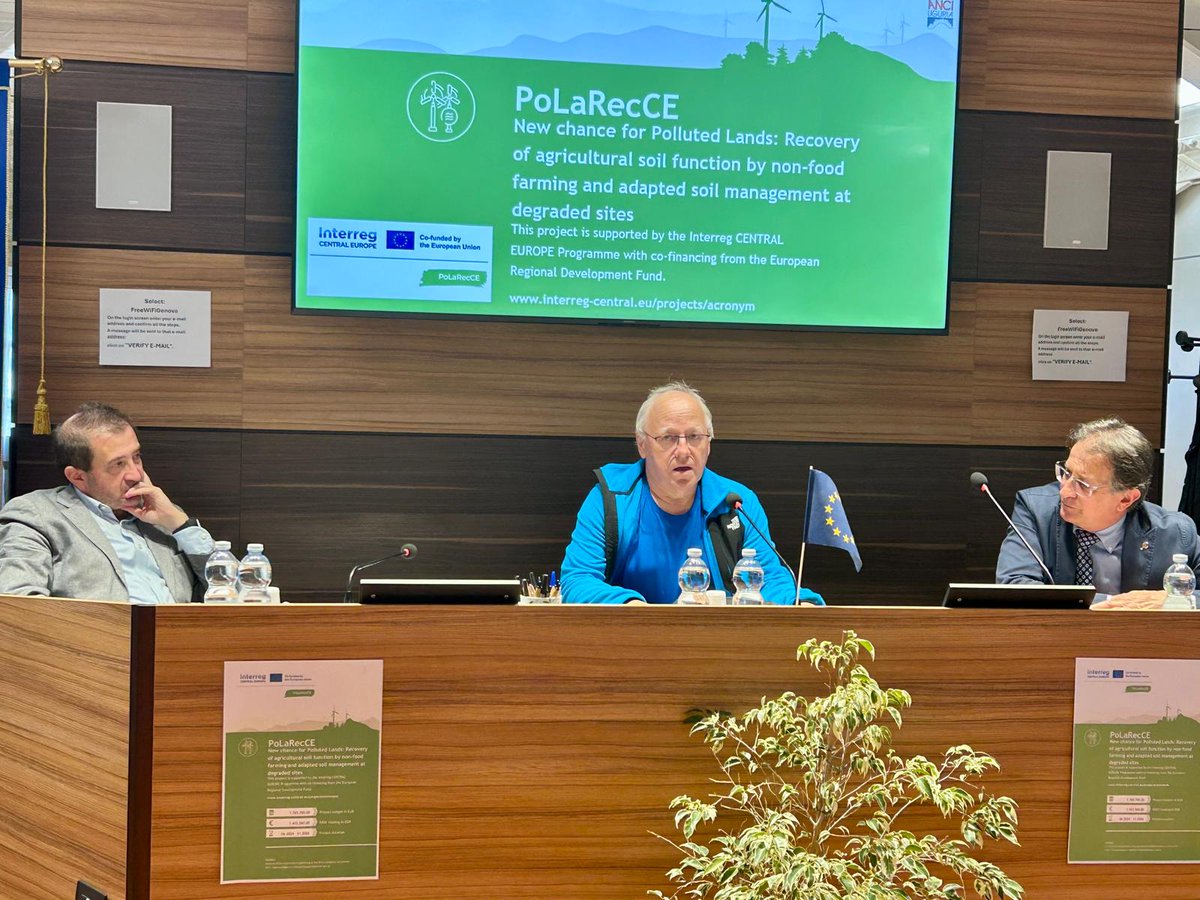 AnciLiguria's tweet photo. 📌Questo pomeriggio la sala Piccardo ospita i partner del progetto #Interreg Central Europe #PoLarecCe.
Il Sindaco di Cairo Montenotte e gli ingegneri comunale e provinciali presentano la Test area, che sarà oggetto degli interventi di recupero previsti
👉https://t.co/64PZlS4NhR https://t.co/WTyYx8C1De