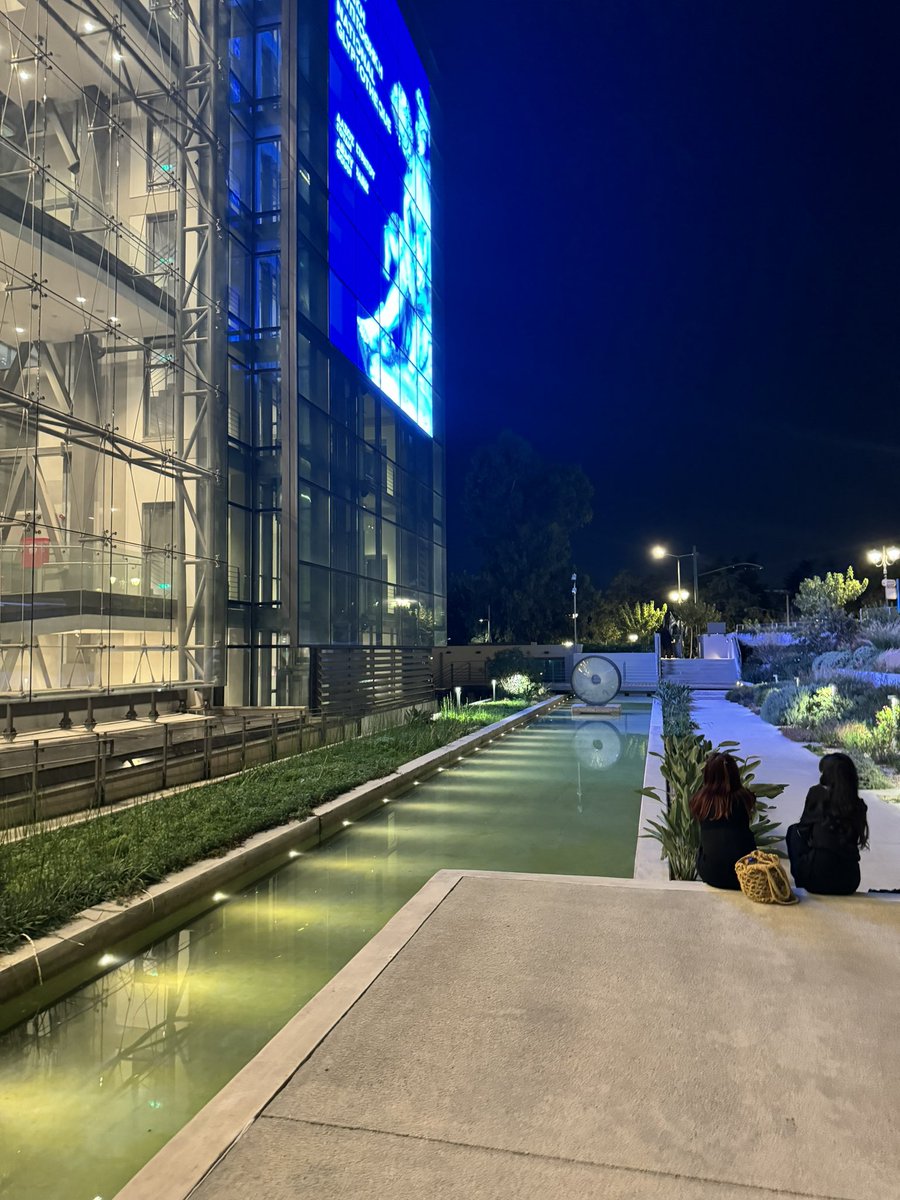 Lauren Bond tweet media