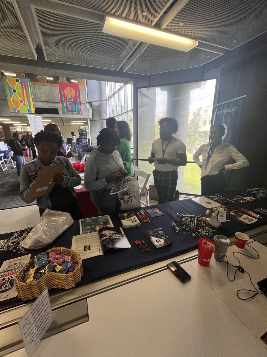 jsu_phit's tweet photo. @JacksonStateU @jsu_phit staff &amp; Grad Assistants attended a Career Fair at @Tougaloo_1869 last week recruiting students. Whether traditional or non-traditional, a career in data analytics or public health informatics may be for you. Call 601.979.1101 or email us at PHIT@jsums.edu https://t.co/Hc3folOprj