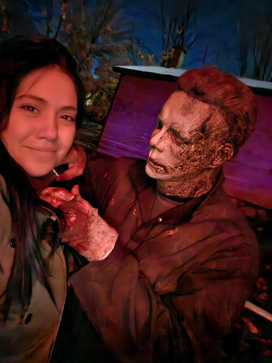 BOOOYAAAAAAATtv's tweet photo. Michael Kill again... #villagequebecoisdantan #villagehanté #hauntedattraction #michaelmyerscosplayer #michaelmyerscosplay #michaelmyersmask #michaelmyers #halloween #halloweencostume #boooyaaa #boooyaaaaaaa #halloweenkills #twitch #twitchstreamer #twitchcosplayer #twitchcosplay https://t.co/K8HRMgeYov