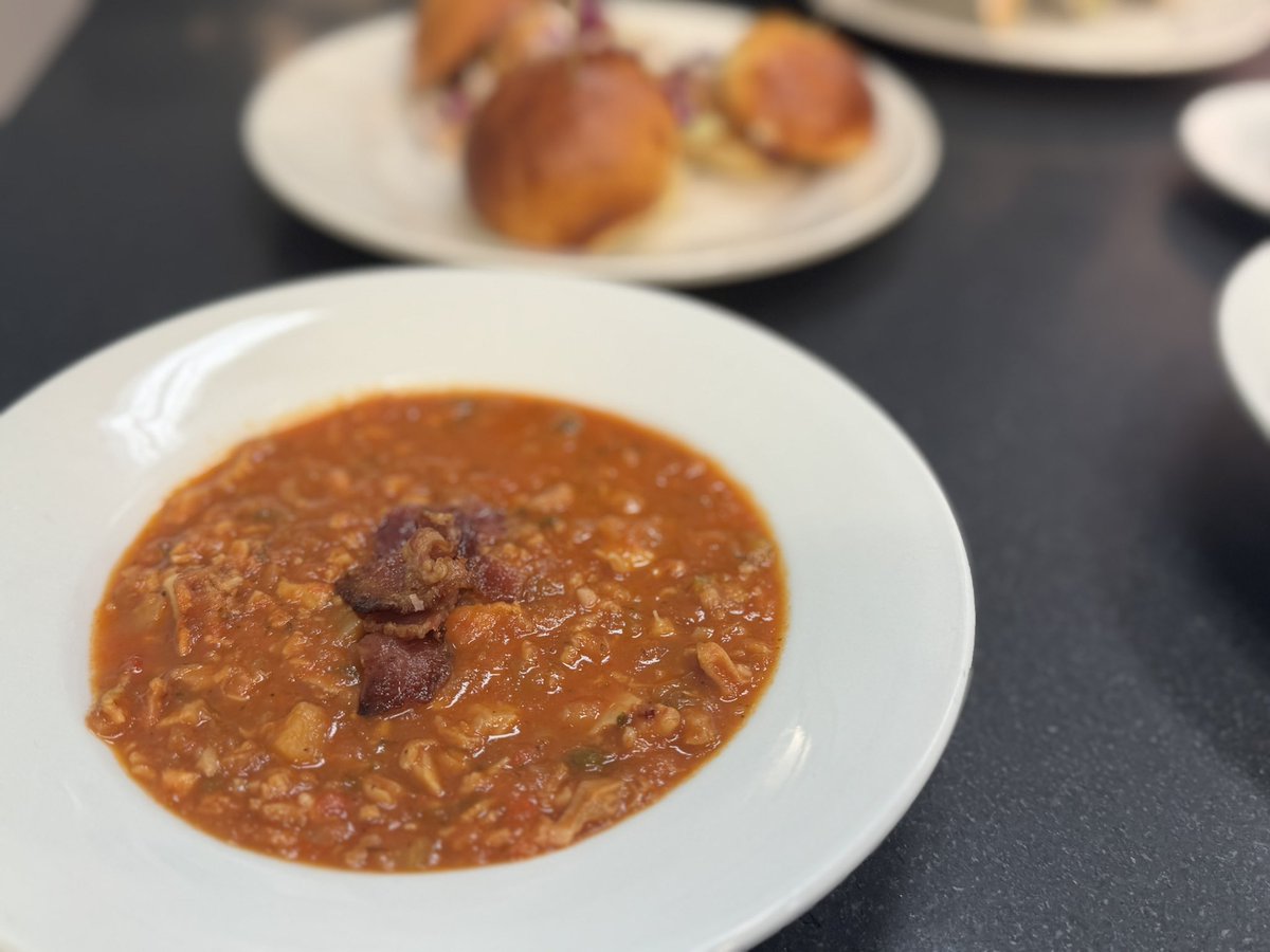 RIDeptEd's tweet image. Stay tuned to hear more about the yum-worthy work they&apos;re cooking up w/ their food truck! @DaviesTechHS @Studio10WJAR 🌮🥘🍪 #MenuForSuccess