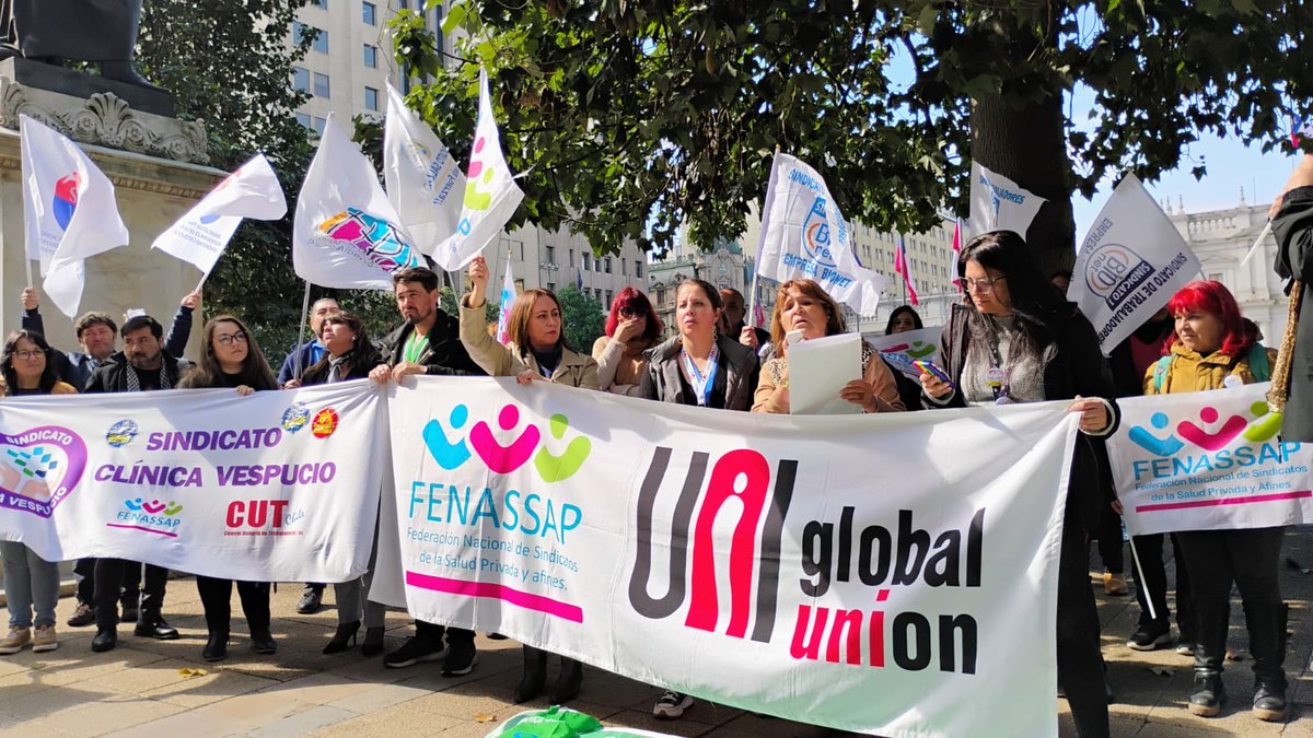 👉Nos manifestamos en la <a href="/DirecDelTrabajo/">Dirección del Trabajo</a> para denunciar vulneraciones al trabajo y la salud que están generando una crisis que amenaza a lxs trabajadorxs de la salud privada
👉Fuimos escuchados por el Dir.Nac <a href="/pzenteno01/">Pablo Zenteno Muñoz</a>
👉 Tb., entregamos una carta solicitando acciones urgentes