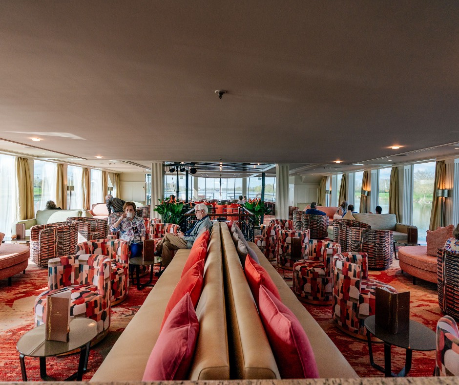 AmaWaterways's tweet photo. Do you ever wonder what our Main Lounge looks like? Enjoy picture-perfect views from floor-to-ceiling windows on AmaVerde, AmaCello, AmaVida, and AmaLilia. Your floating hotel awaits! #rivercruise #travel #luxury #mainlounge #relax https://t.co/ifkcrX5a0L