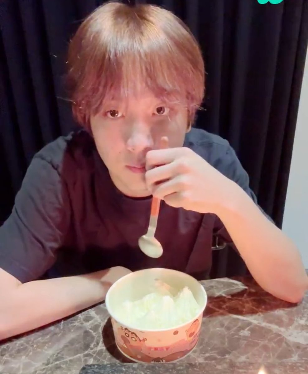 haechan is now live on weverse!
