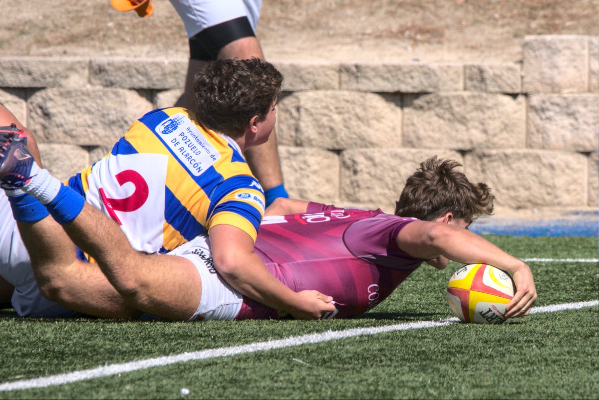 DHFerugby's tweet photo. En el primer derbi madrileño de La liga @KPMG_ES #KPMGEmerging , el 
@crcpozuelorugby se enfrentaba al @Cisneros_Rugby 

Los colegiales se llevaron el partido con un 15-58

📸 @CarlosAL_WP 

#LoQueNosUne | #KPMGEmerging https://t.co/QUK8X7R7Bc