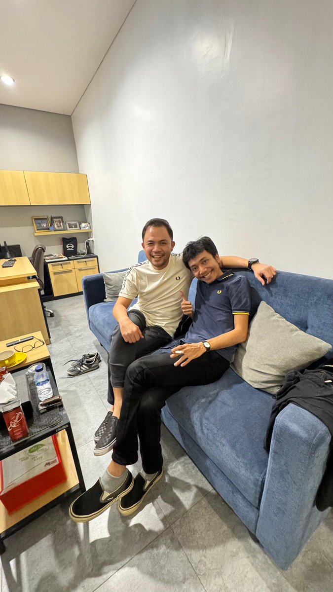 kawan lama. lama gak jumpa.