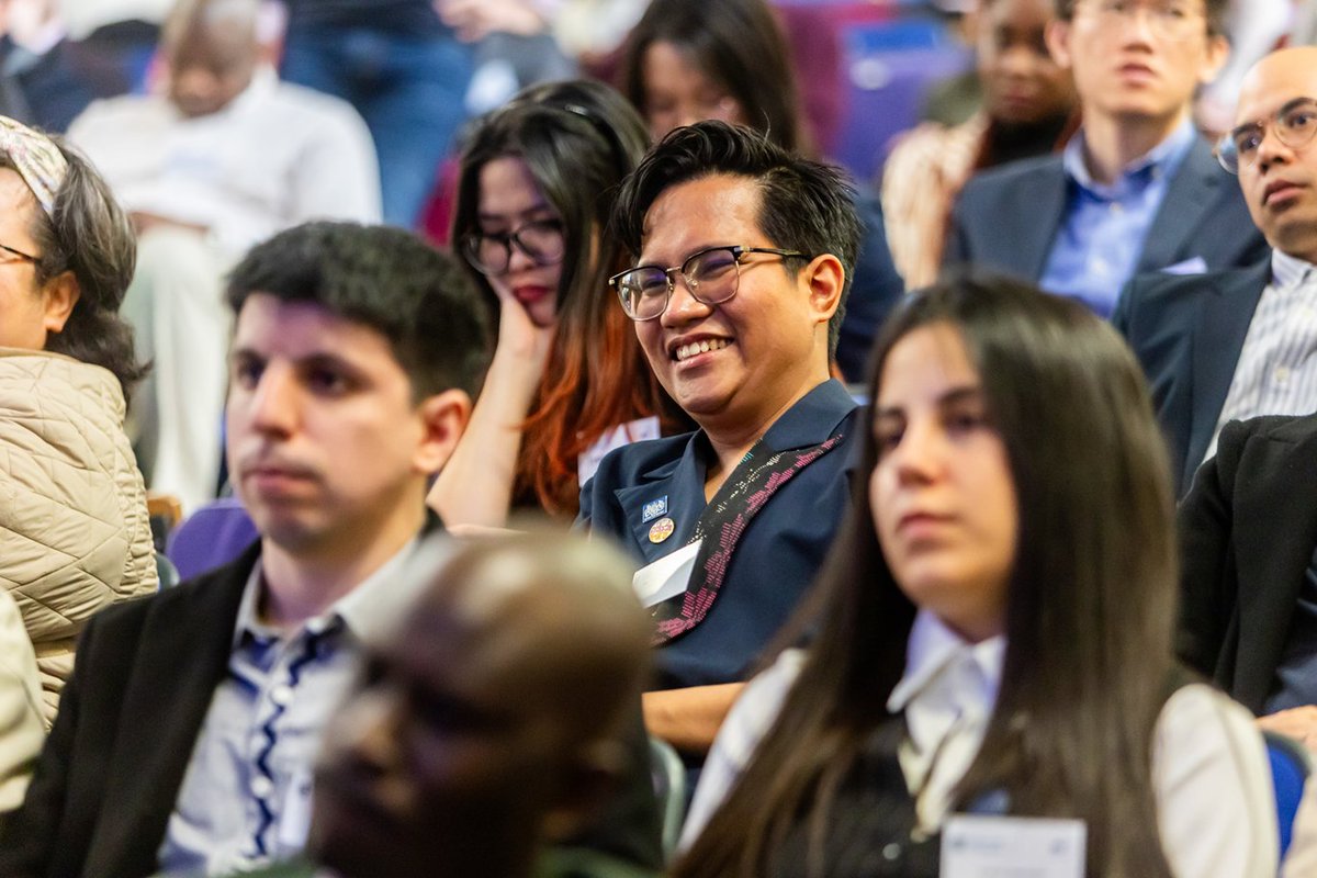 CheveningFCDO's tweet photo. ✨🌍 With over 60,000 talented individuals from 160+ countries, our #Chevening  community is making a real impact everywhere. 

🌟 From tackling global issues to making waves in their communities, they’re truly inspiring! 

See how they're shaping the world 👉 https://t.co/hJwXbu3z0X

#MyCheveningImpact #CheveningAlumni