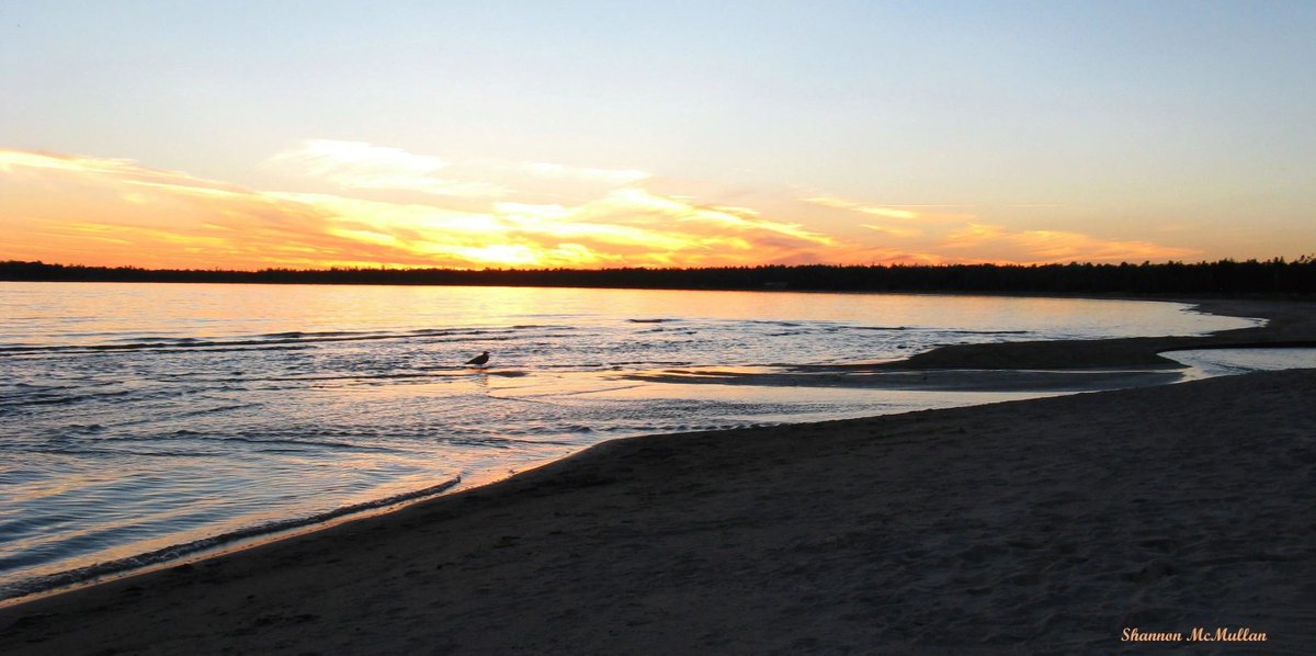 Breathing in the magic! Sunset at Providence Bay, Manitoulin Island. buff.ly/3XqcJyH  #sunsetlovers #travel #getoutside #manitoulinmagic