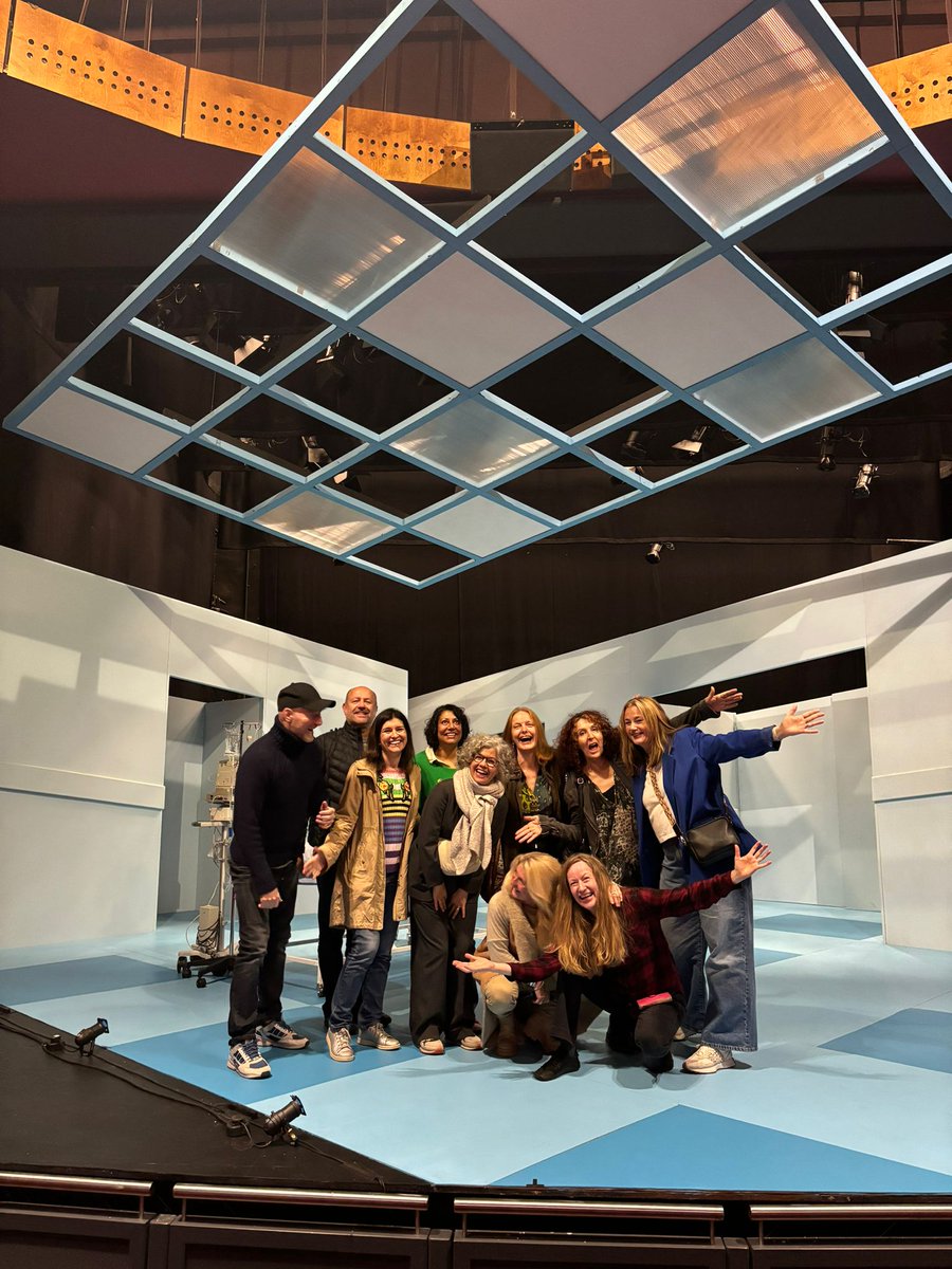 Drama school reunion. What a joy! Cried as soon as I walked into our old local &amp; saw everyone. We got hysterical. We had a tour round the school with a very patient guide. Got more hysterical. Then calmed down a bit, went back to the pub, had the most lovely time. <a href="/ArtsEdLondon/">ArtsEd</a>