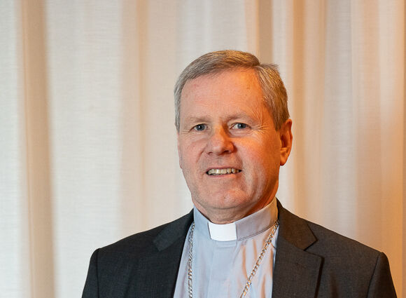 Bishop Fintan Gavin invites Cork &amp; Ross parishioners to respond to Church changes with prayer, listening and discernment

Read full text of Bishop Gavin's message⬇️
catholicbishops.ie/2024/10/07/bis…