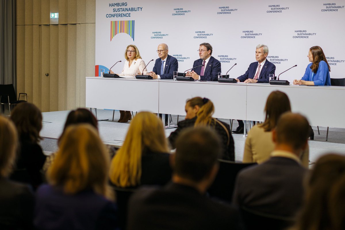 Kick-off der #HSC2024 - Rund 1600 Teilnehmende aus 102 Ländern diskutieren konkrete Initiativen für die Umsetzung der UN-Nachhaltigkeitsziele #SDGs: von nachhaltigen Wasserstoff-Lieferketten für die Schifffahrt über faire Rohstoff-Beziehungen für die Batterieproduktion.