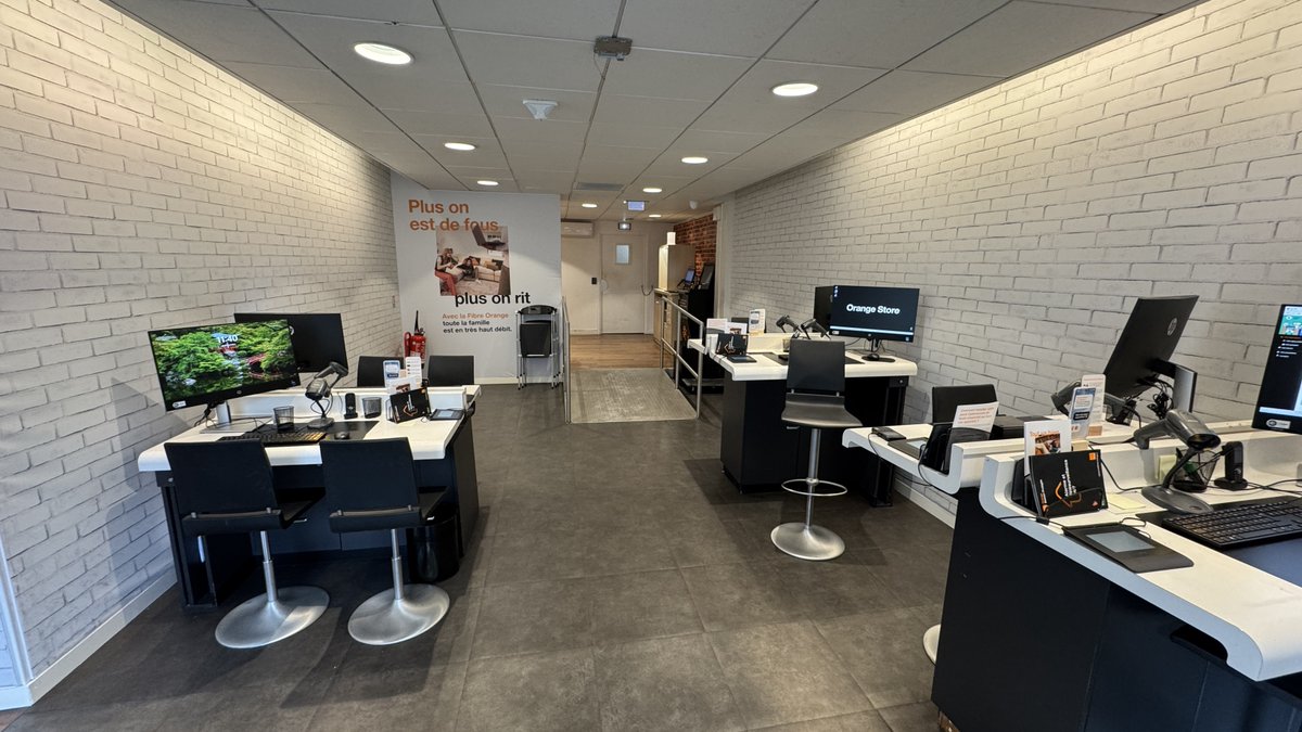 OrangeStoreOff's tweet photo. 📍Nous sommes heureux de vous annoncer la réouverture de votre boutique d’Épernay, située au 3 rue Saint-Martin à Epernay. Meggie et son équipe sont impatients de vous accueillir et de vous faire découvrir nos offres du moment ! ☺
👉 https://t.co/PNqfvWikPM https://t.co/bWEbdrYrjw