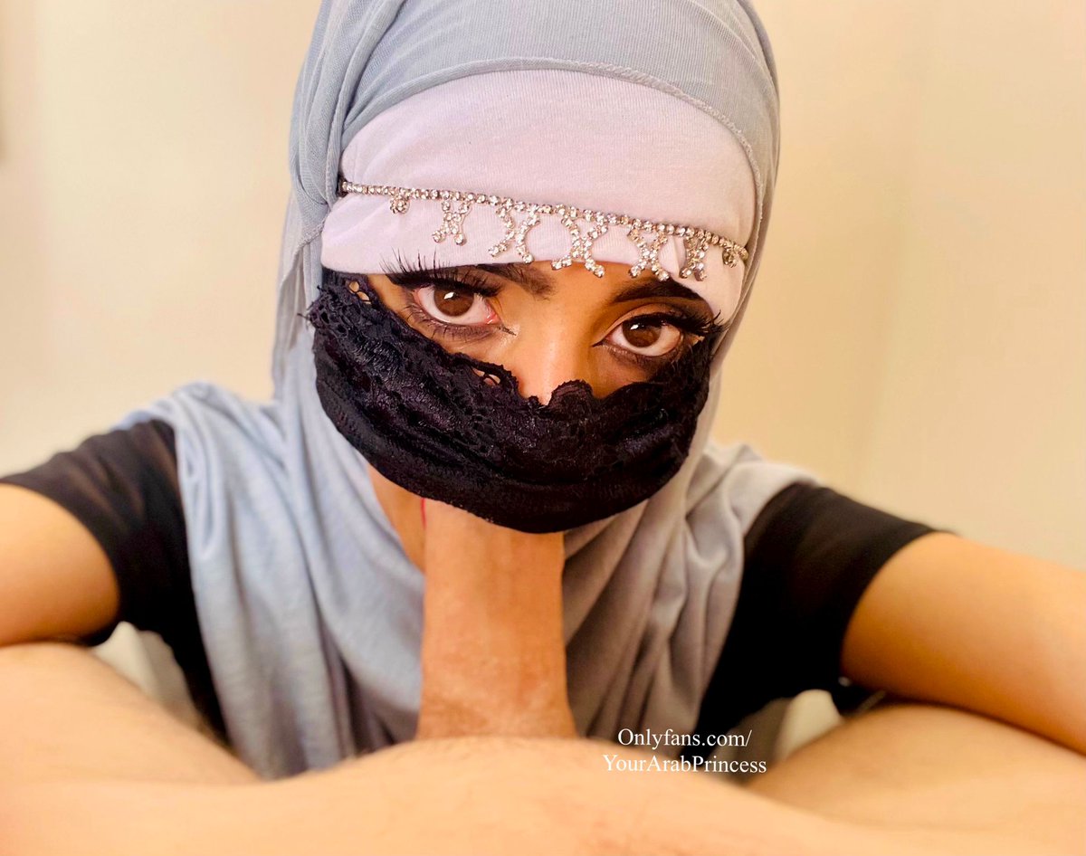UrOnlyPrincess1's tweet photo. Have you ever seen a hijabi suck dick? https://t.co/s4Y22BPpOx