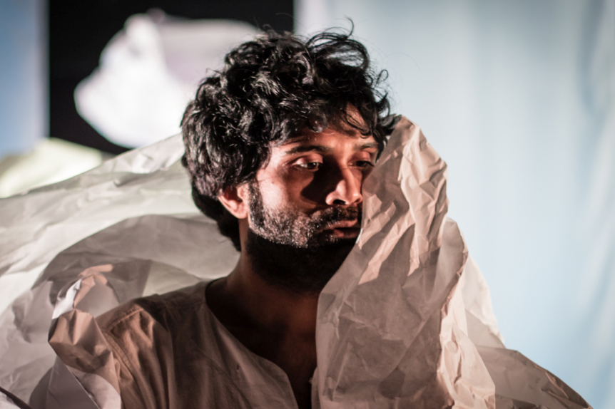 『ハムレットの女たち』にリサーチ・パートナーとして参加してくれたインドの演出家・俳優ソチのWSを開催します。直前の募集になりましたが9日・10日両日17:30〜21:30に都内にて開催です！　少人数での募集になりますが、奮ってご応募ください！　
forms.gle/hUFJnynhcwf35K…