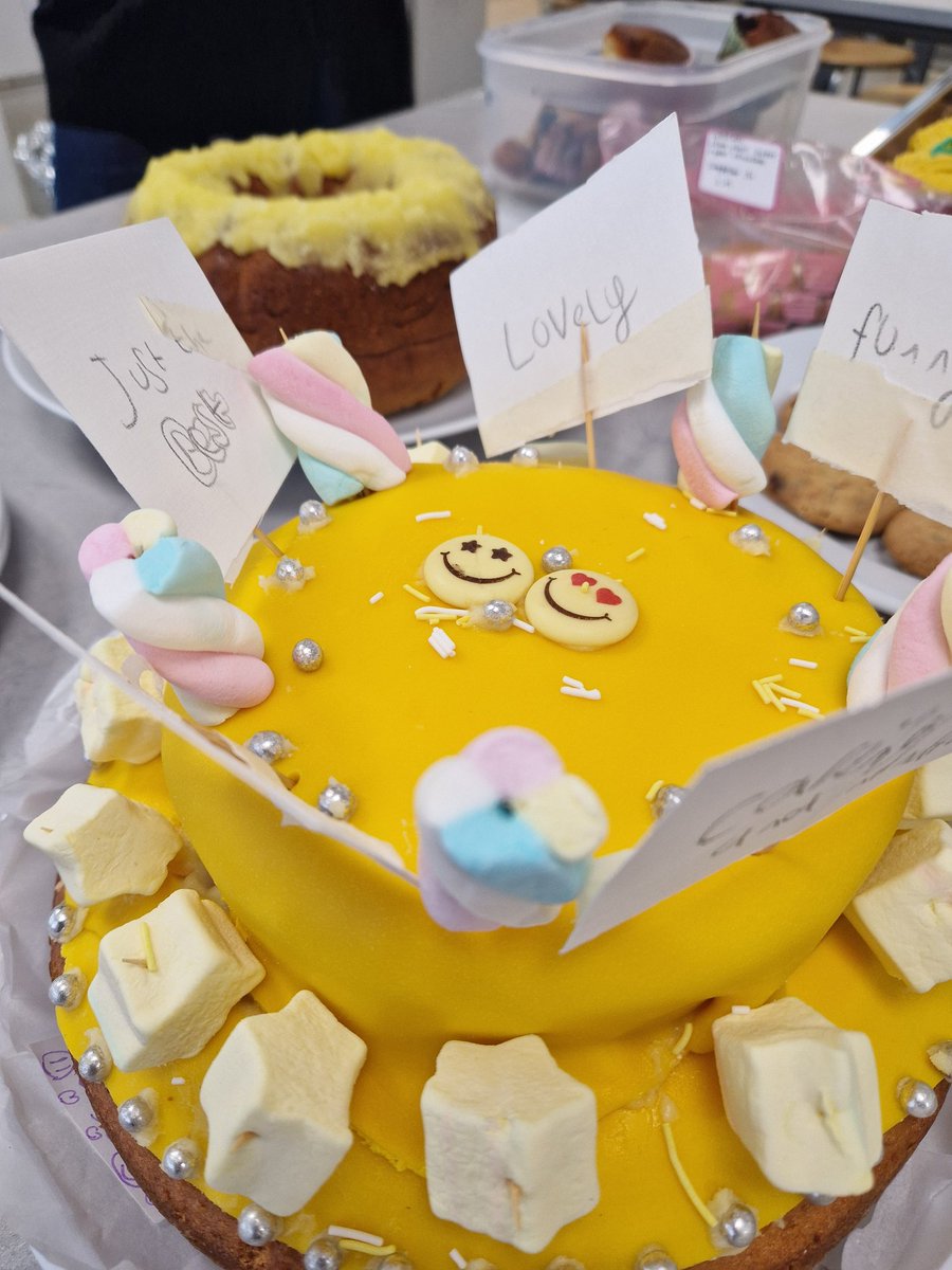 It's Altorp House Day! Our judges bravely took on the task of tasting the many, many entries into the House Bake Off competition. The winners will be announced in assembly... #bakeoff <a href="/BISStockholm/">British International School of Stockholm</a> @BISS_Principal <a href="/BISS_Ekeby/">Robert King</a>