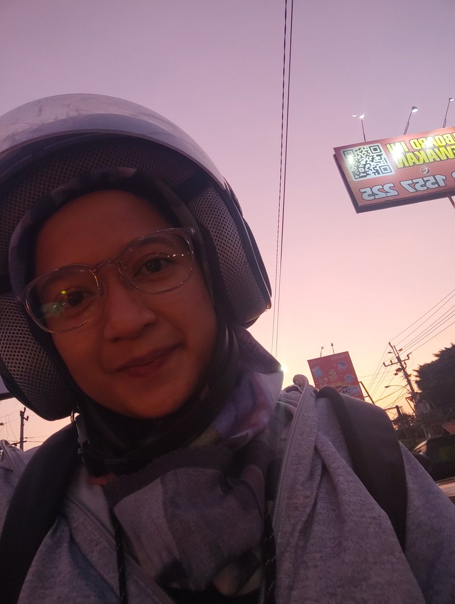 tiaraninditha's tweet photo. jam kangen kina https://t.co/KBfF5xKjg3