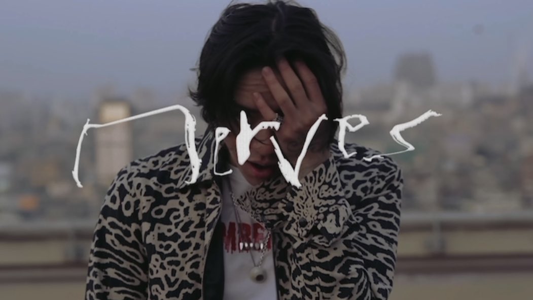 lilithminyoongi's tweet photo. nerves is literally a masterpiece,and we all agree on this point,but let me explain better! basically i was watching the nerves mv (AGAIN I KNOW) and i was so caught by ian’s expressions that i thought ’wait let me watch it on mute’ and that’s where the magic happens. you can- https://t.co/aCVyTIkbTN