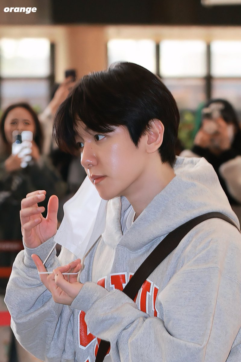 241005   GMP   출국 

#백현 #BAEKHYUN #ベッキョン 
<a href="/B_hundred_Hyun/">Baekhyun_EXO</a> <a href="/BAEKHYUN_INB100/">BAEKHYUN_official</a>