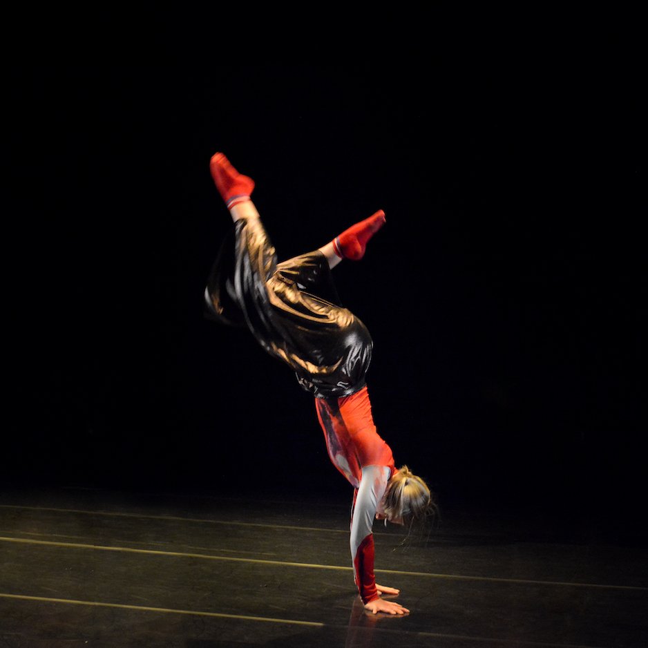 🎉 Ahead of the opening night of #PlayPauseRepeat <a href="/alnplayhouse/">Alnwick Playhouse</a> tomorrow (Tues 8 Oct), Hayley Walker is taking over our Instagram.

Don’t miss out—follow us on Instagram at fertileground.dance to catch all the updates! 

Grab tickets for the show: alnwickplayhouse.co.uk/event/play-pau… 🎟️✨