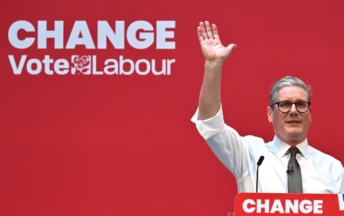 LeftieStats's tweet photo. 🚨 BREAKING: Labour DUMPS plans to tax the rich.

❌ VAT on private school fees delayed indefinitely
❌ Plan to close non-dom loophole now on "review"
❌ Plan to tax private equity now on "review"

(Via @BloombergUK) https://t.co/poZXFBmZe4